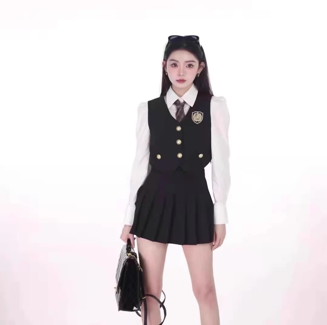 上品なベスト制服セット