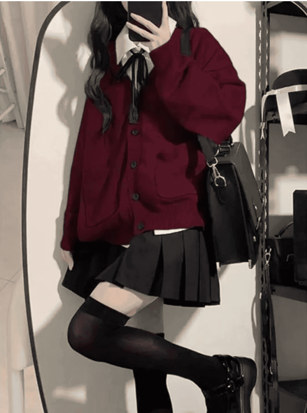 【人気】ゆったりニットカーディガン×黒スカート×黒リボン　制服コーデ