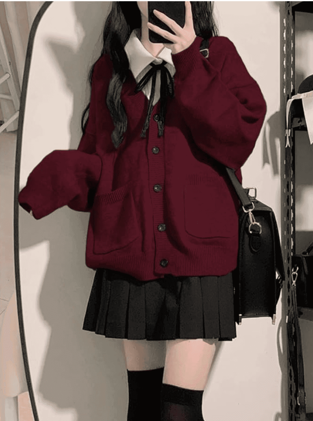 【人気】ゆったりニットカーディガン×黒スカート×黒リボン　制服コーデ