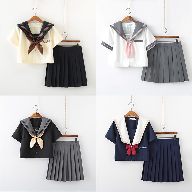 制服コスプレ 清楚な雰囲気の伝統的セーラー服