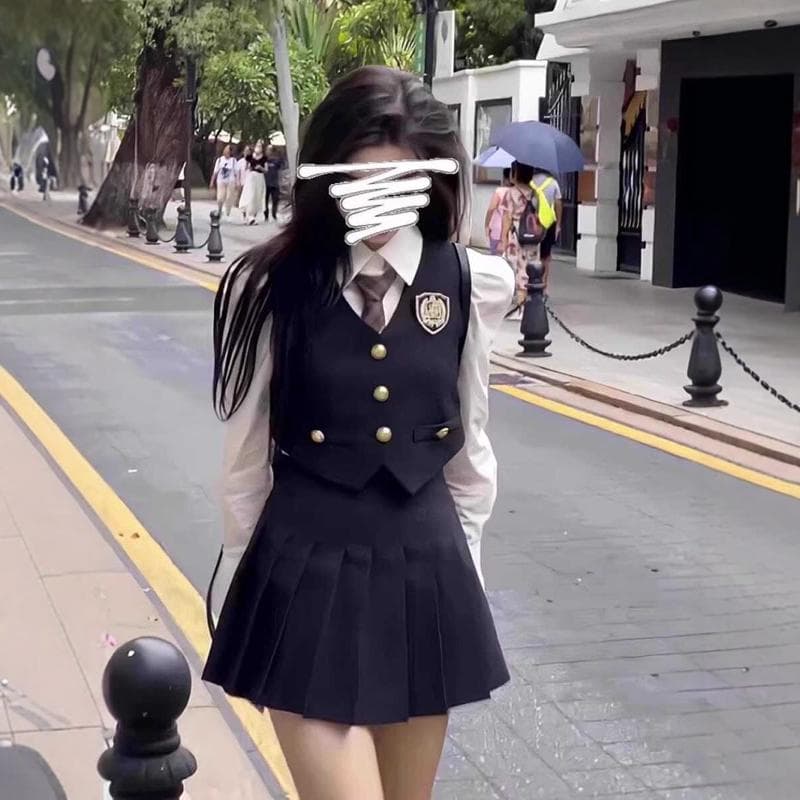 上品なベスト制服セット