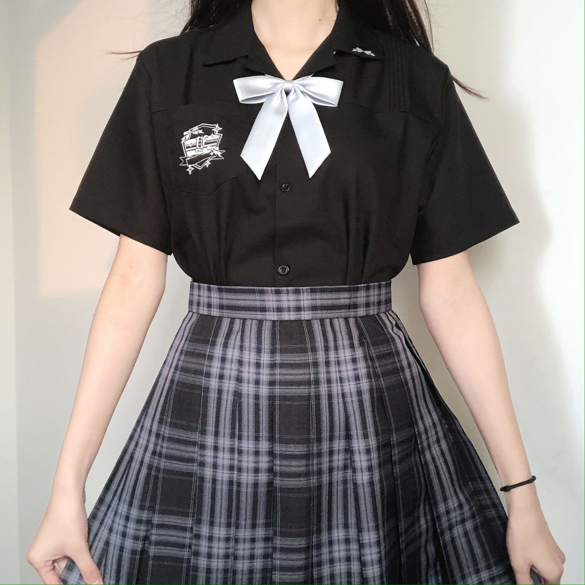 【春夏】半袖×ショート丈　リボン付き学生風制服シャツ