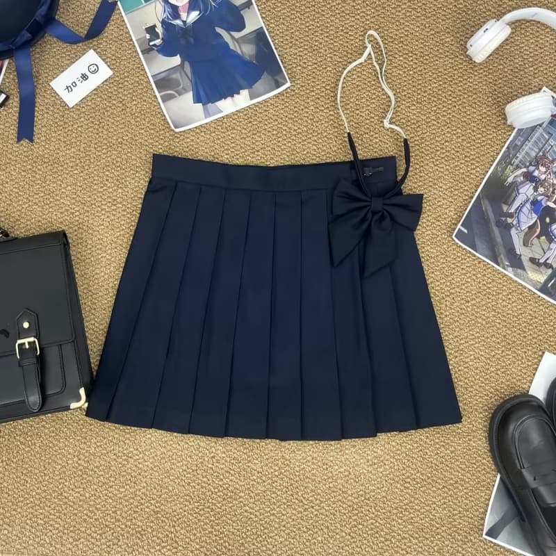 伝統スタイルのセーラー服セット