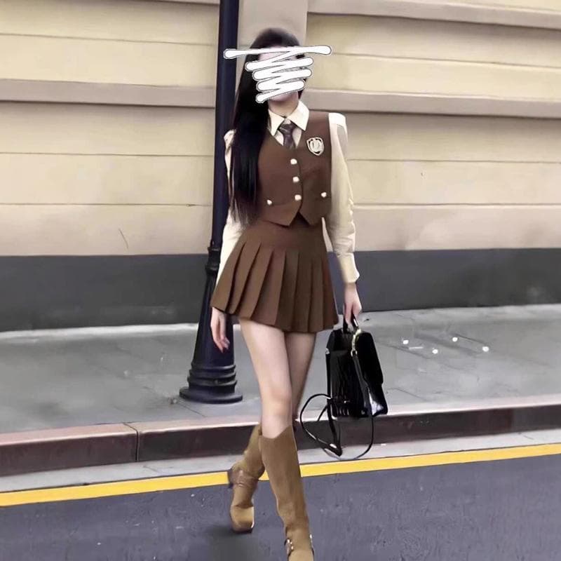 上品なベスト制服セット