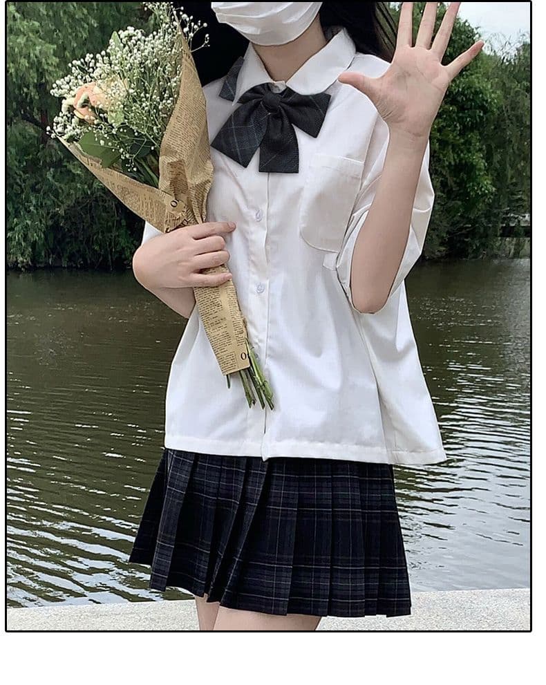 春夏用　グレー　半袖のリボン付き制服セット