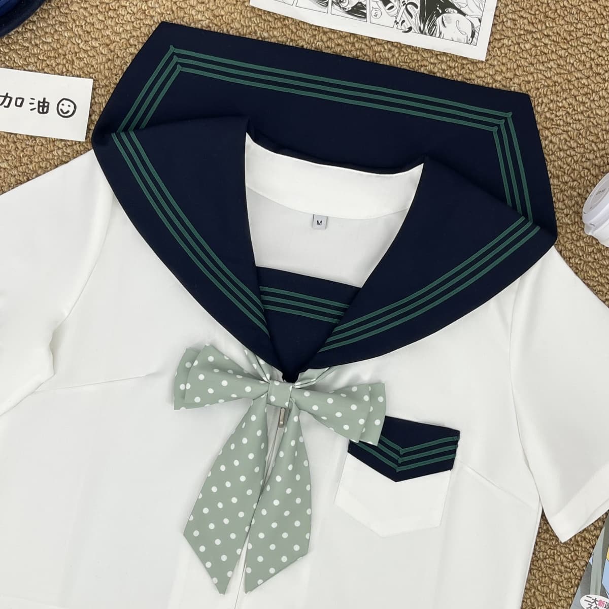 グリーンの水玉リボン　セーラー服