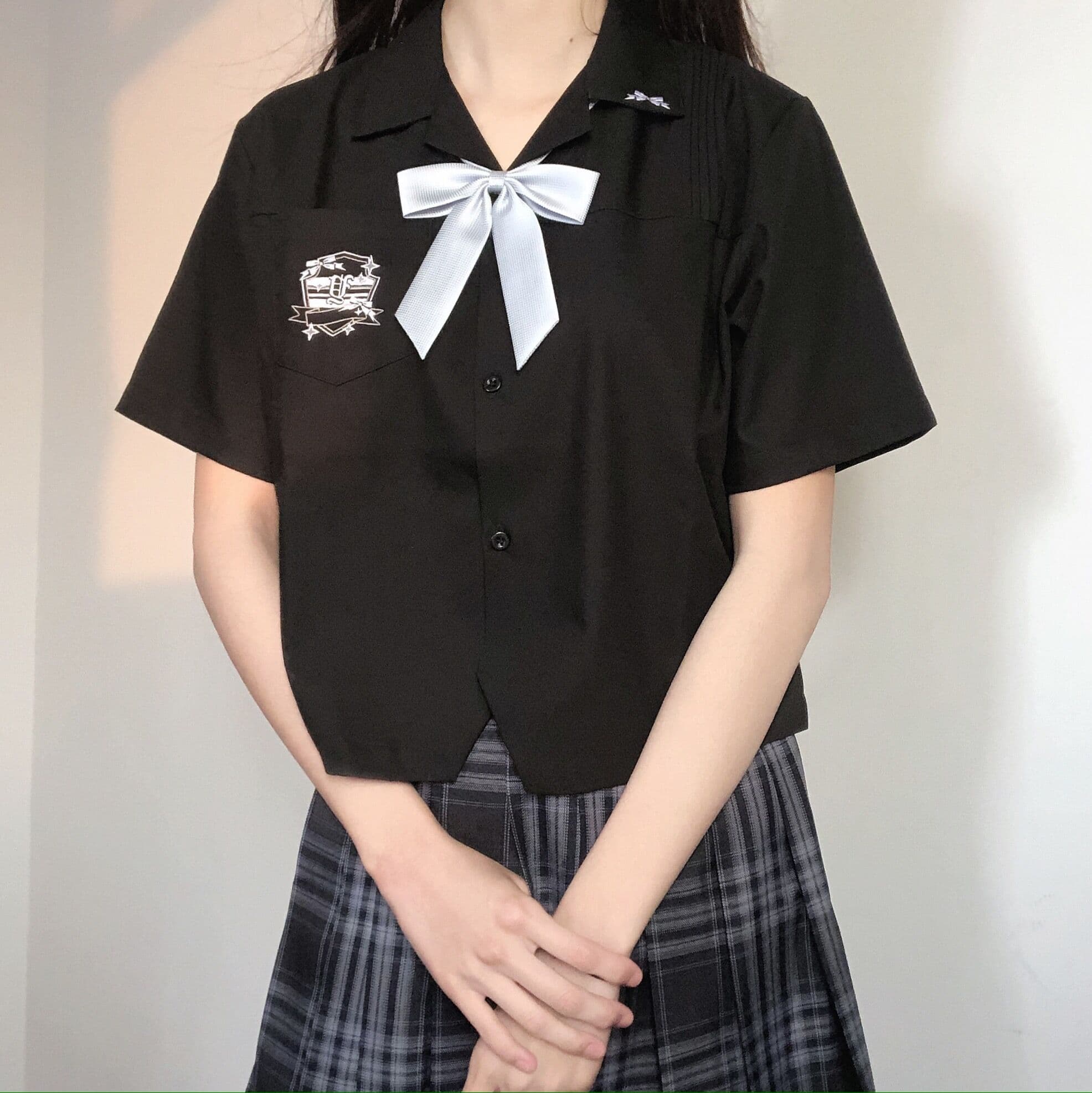 【春夏】半袖×ショート丈　リボン付き学生風制服シャツ