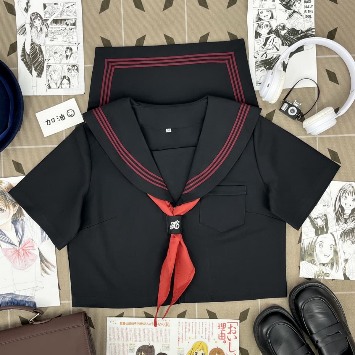 赤ライン・赤リボンの黒セーラー服