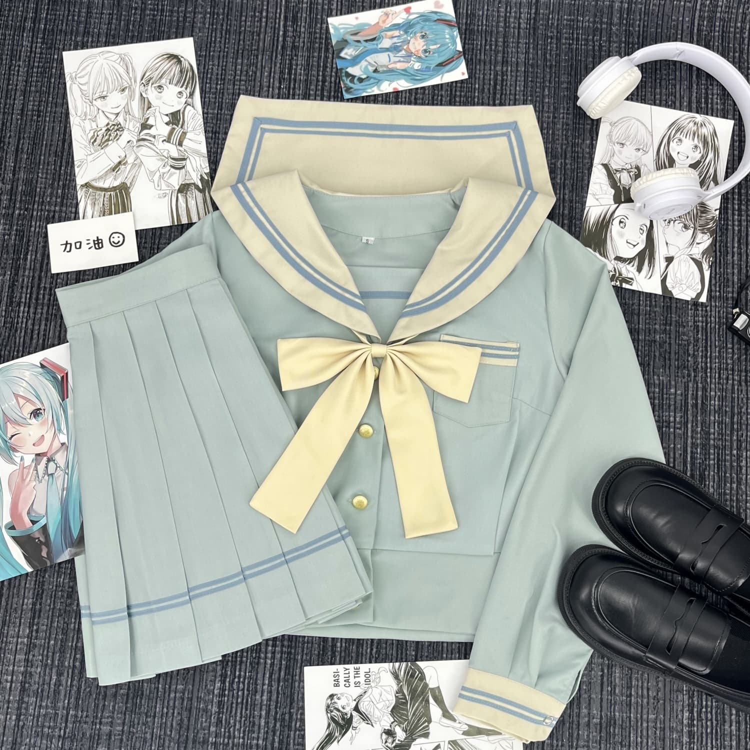 パステルブルーの爽やかなセーラー服セット