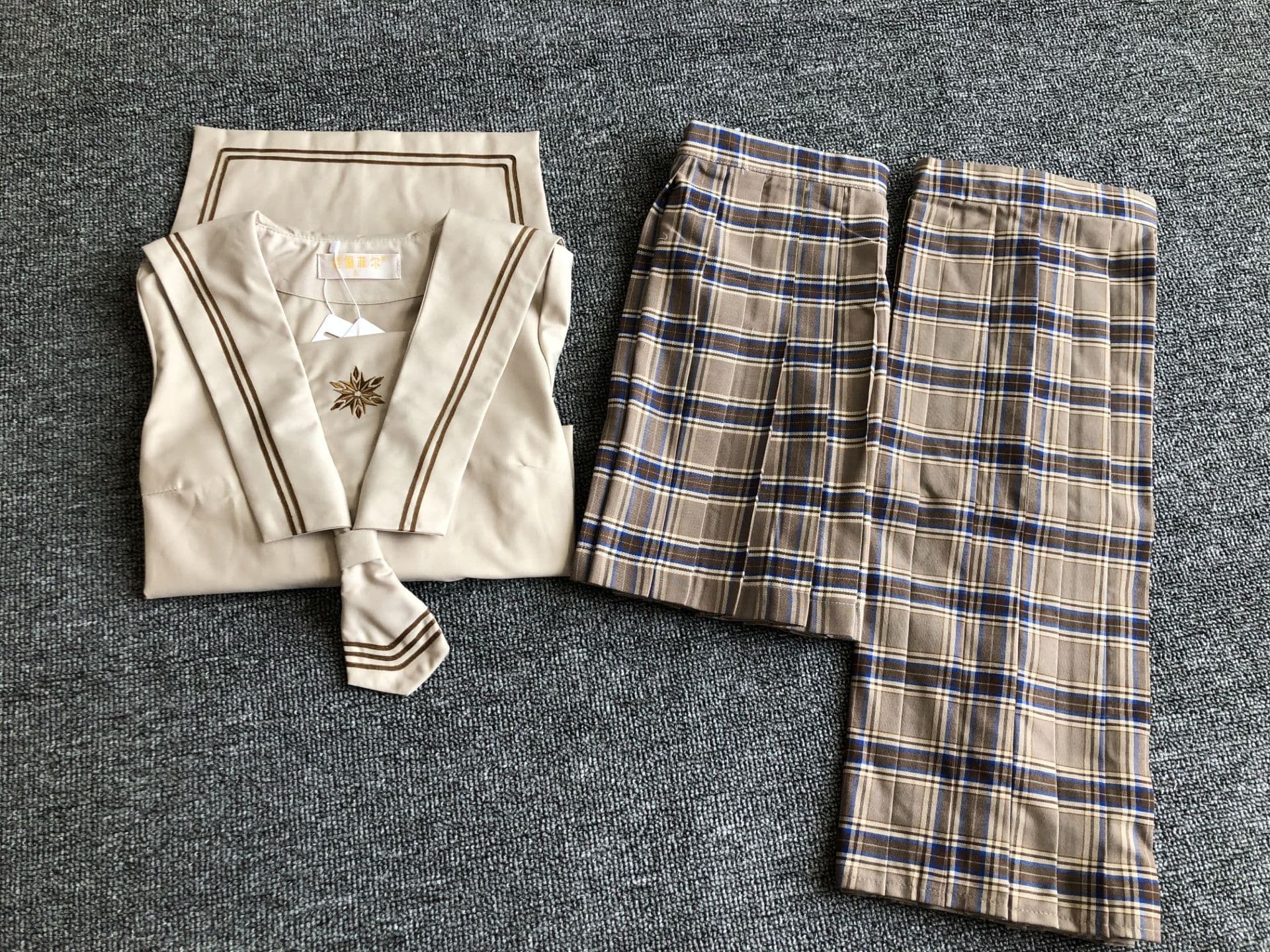 クラシック ブラウン 星型ワンポイントセーラー服