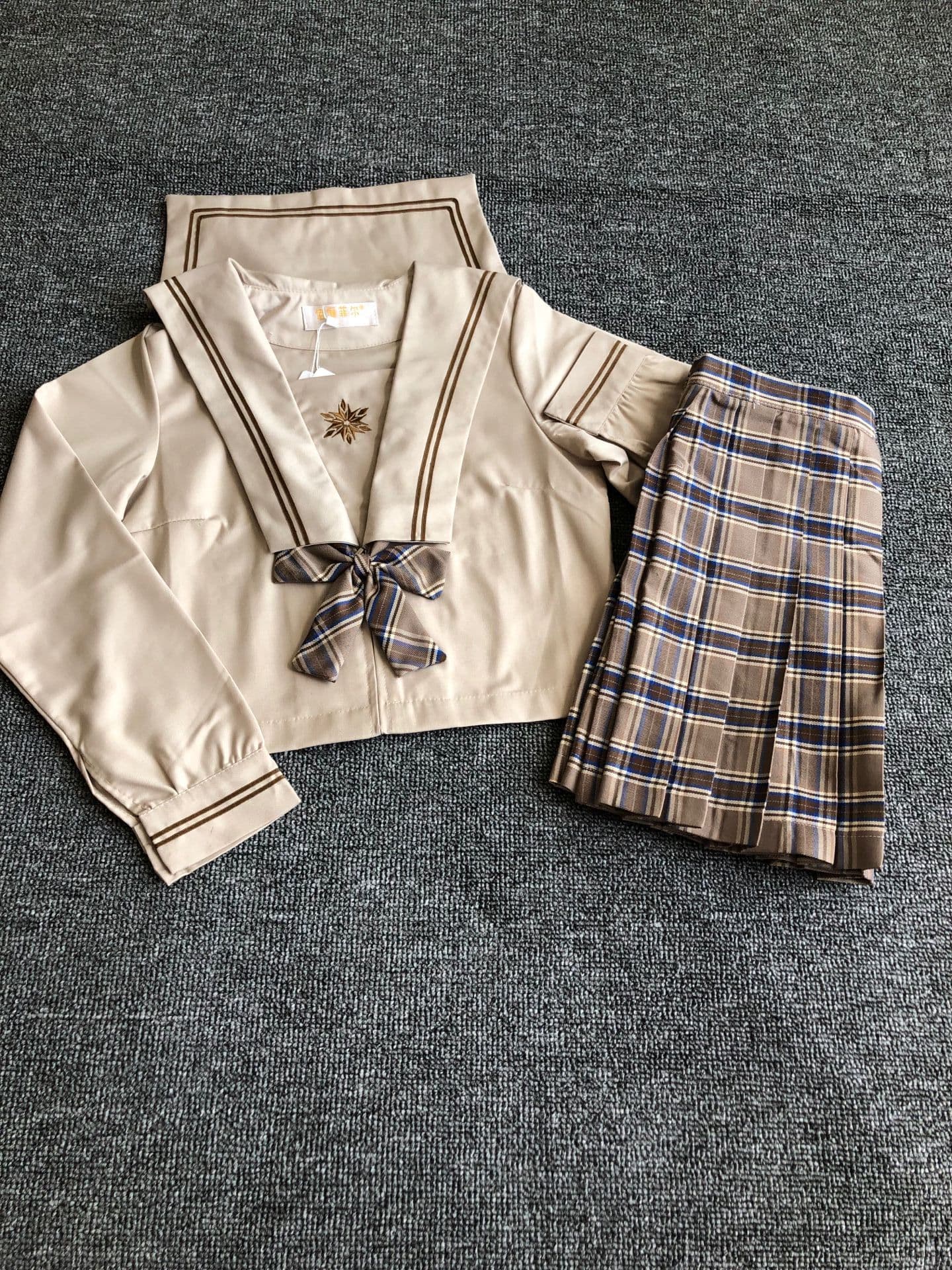 クラシック ブラウン 星型ワンポイントセーラー服
